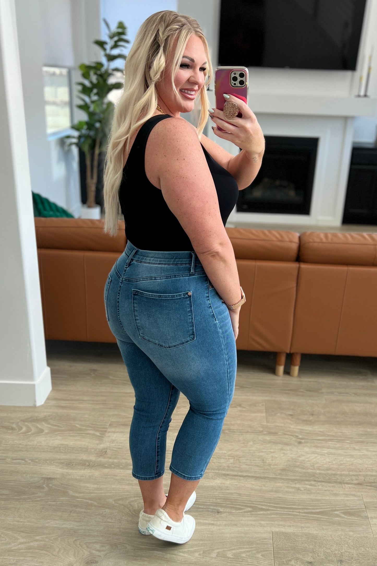 Hazel Blues® | Emily High Rise Cool Denim Pull On Capri Jeans