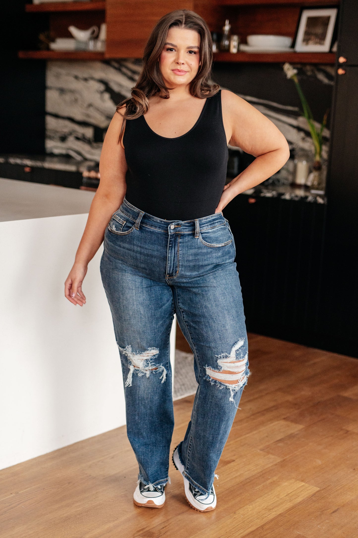 Hazel Blues® | Rose High Rise 90's Straight Jeans in Dark Wash