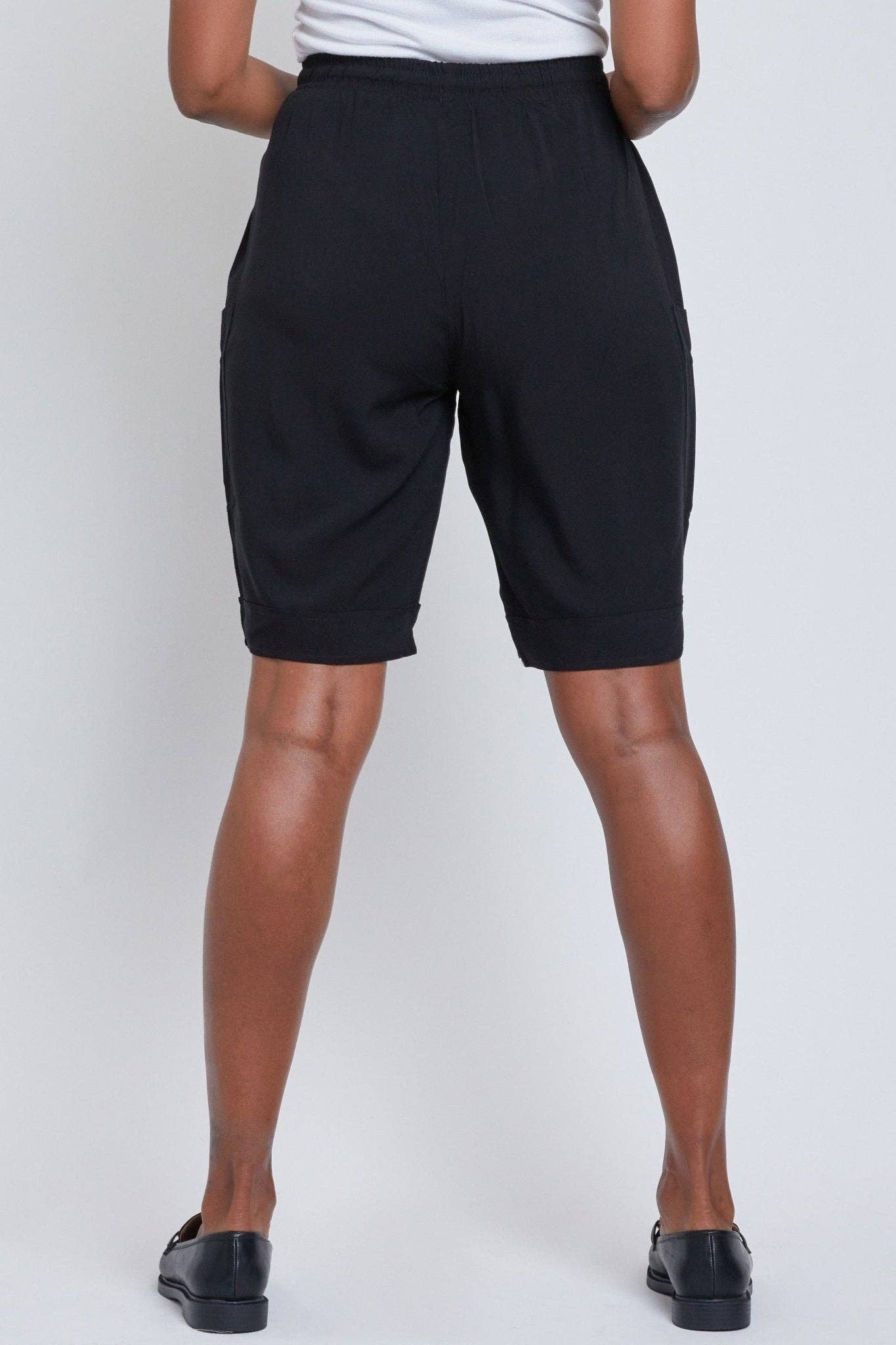 Hazel Blues® | Elastic Waist Bermuda With Patch Pockets