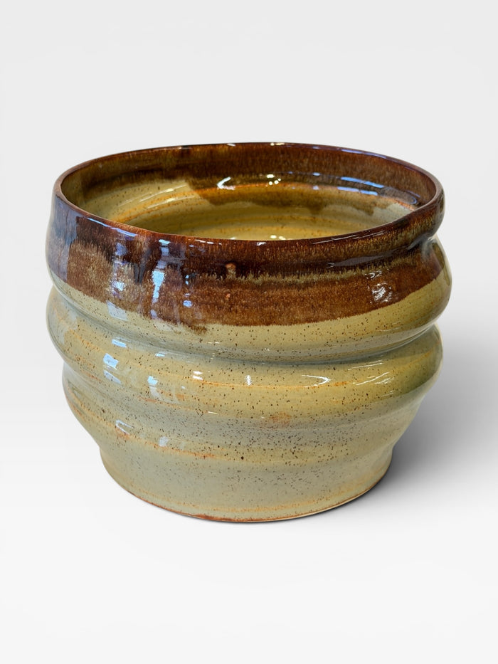 Planter - eggshell swirl