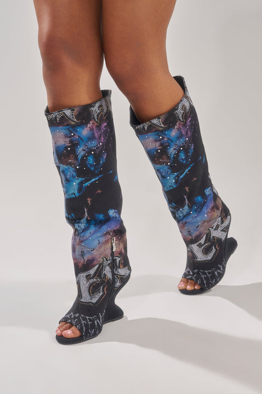 AKIRA GOLD NINE LIVES GRAPHIC OPEN TOE WEDGE BOOT