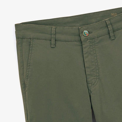 Chino 702 coupe droite confort vert militaire en coton homme serge blanco