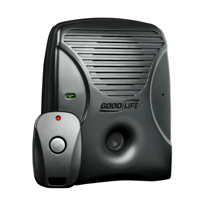 Dog Silencer® MAX with its included remote control